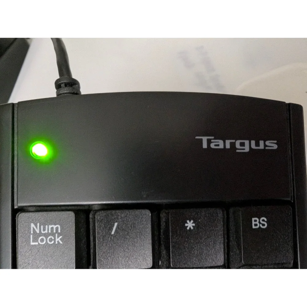 Targus Numeric Keypad with 2 USB Ports Black 10-Key Wired USB Hub PAKP004B EUC